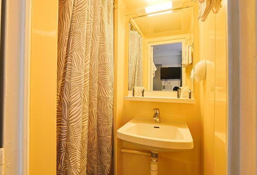 Номер Стандарт Трехместный, Hôtel François D O