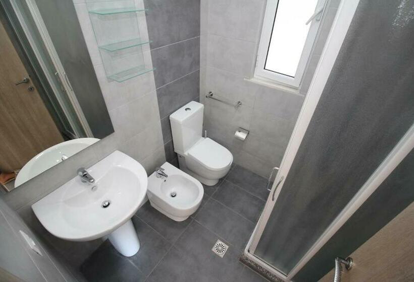 غرفة ديلوكس مطلّة علي البحر مزوَّدة بشُرفة, Victoria Boutique