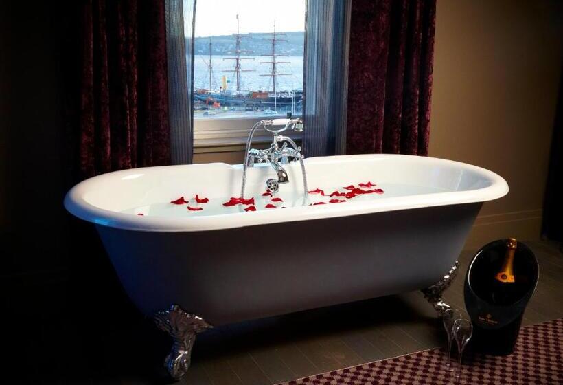 주니어 스위트, Malmaison Dundee