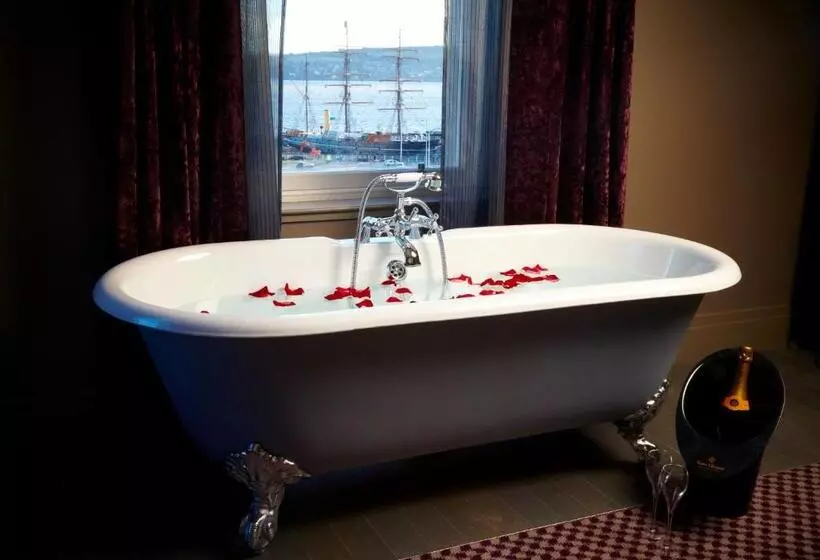 سوییت جونیور, Malmaison Dundee