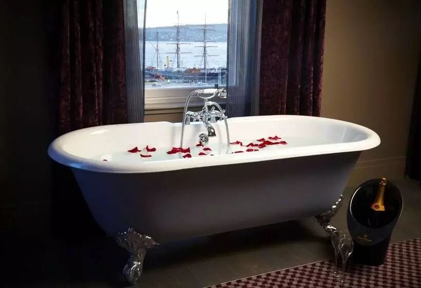 سوییت جونیور, Malmaison Dundee