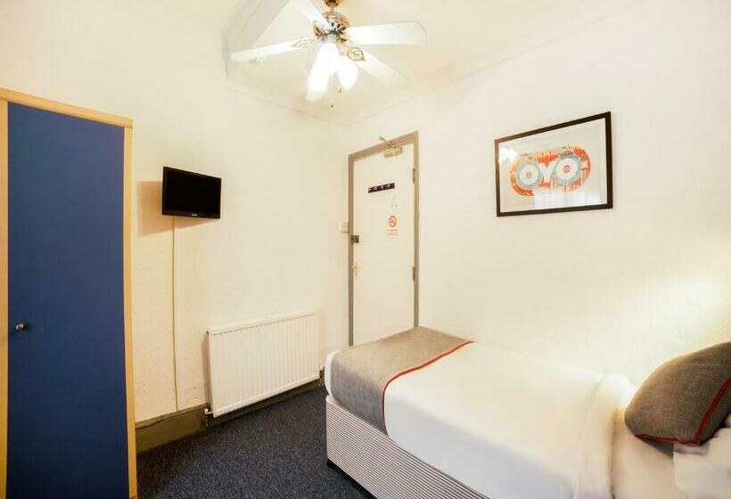 标准单人间, Marina