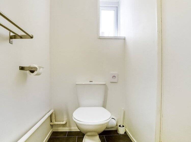 标准单人间, Marina