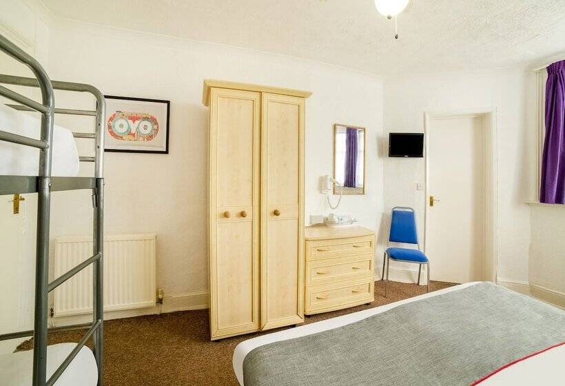 标准三人间, Marina