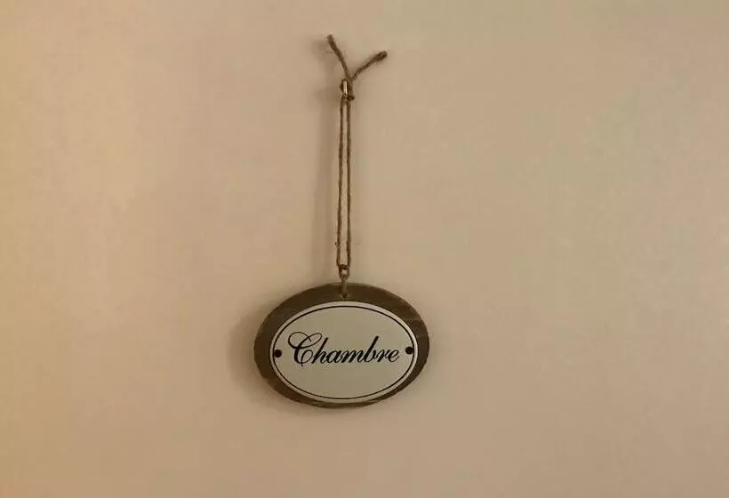 Standard-huone, Raymond Vii
