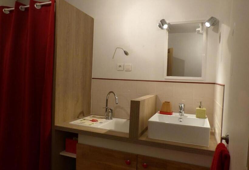 Номер Стандарт с Террасой, Gite Du Pagoulin  Chambres D Hotes