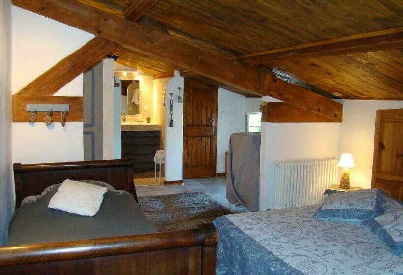 스탠다드 트리플 룸, Chambres D Hôtes Le Colombier