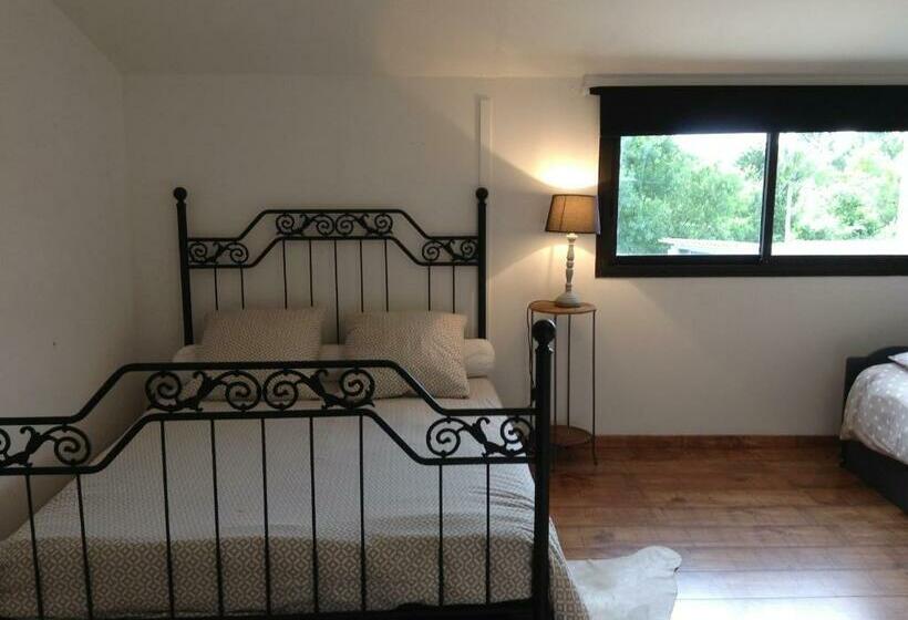 Четырехместный Номер Стандарт, Le Mazet Chambre D Hôtes