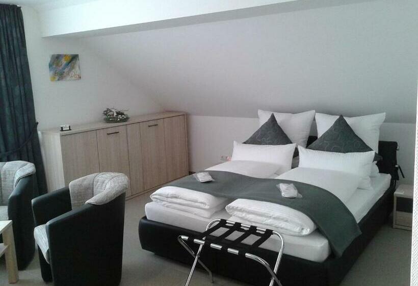 Quarto Triplo Clássico, Dzt Schwarzwaldhotel Garni