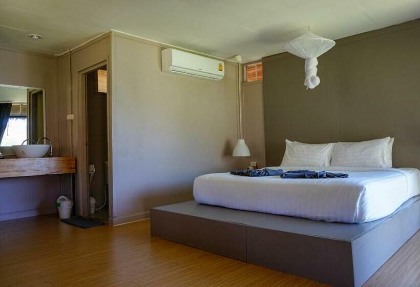 Tengerre Néző Standard Bungalow, Hip Seaview Resort @ Phi Phi