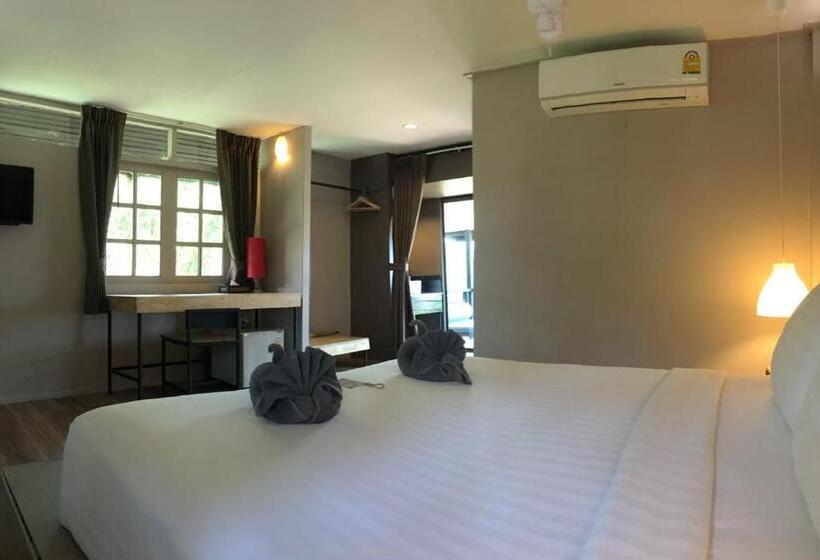 Standard Bungalow, Hip Seaview Resort @ Phi Phi