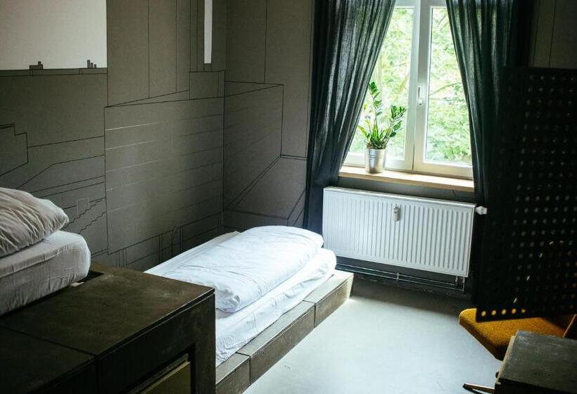 חדר סטנדרט חדר אמבטיה משותף, Hostel & Garten Eden