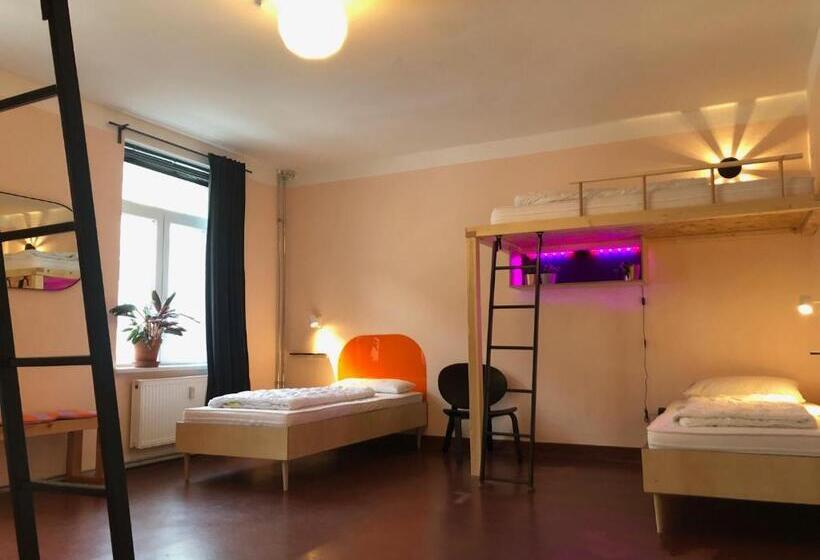 מיטה בחדר משותף, Hostel & Garten Eden