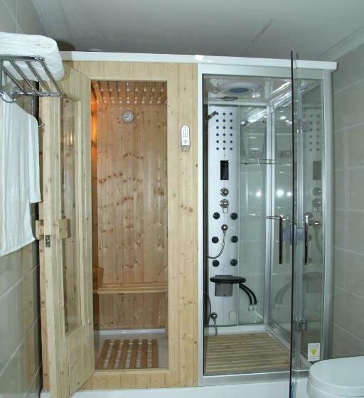 Junior Suite, Firuz