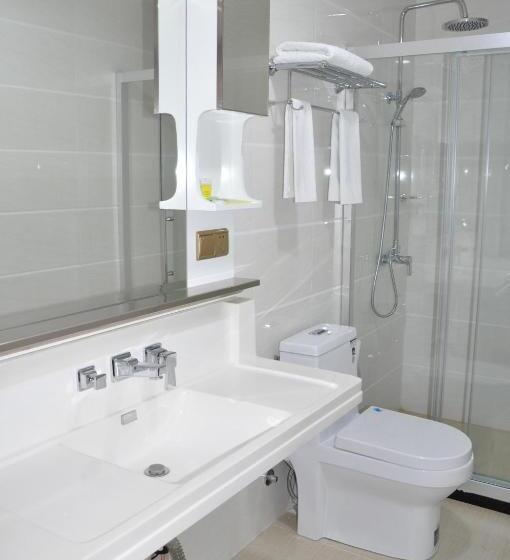 Junior Suite, Firuz