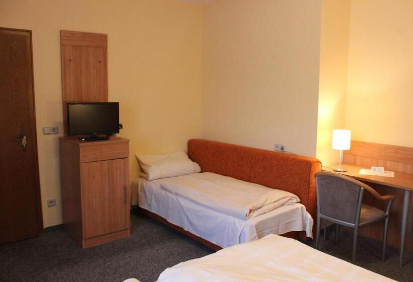 标准三人间, Gasthof Seehof