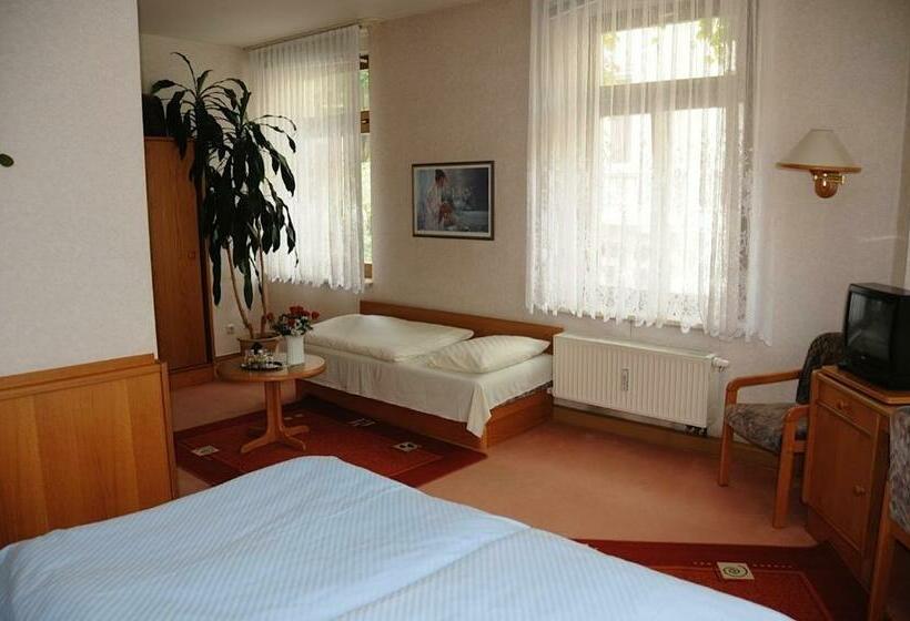 Quarto Estandar, Hardys Eck