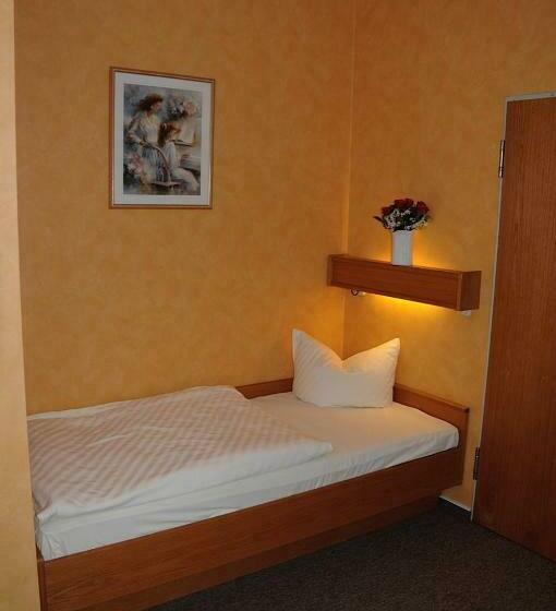 Quarto Estandar Individual, Hardys Eck