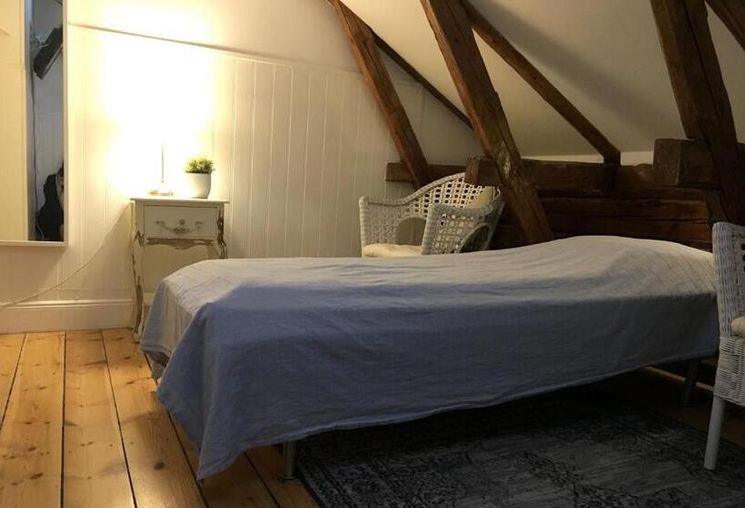 Quarto Estandar Individual Banheiro Compartilhado, L Kungsängstorg