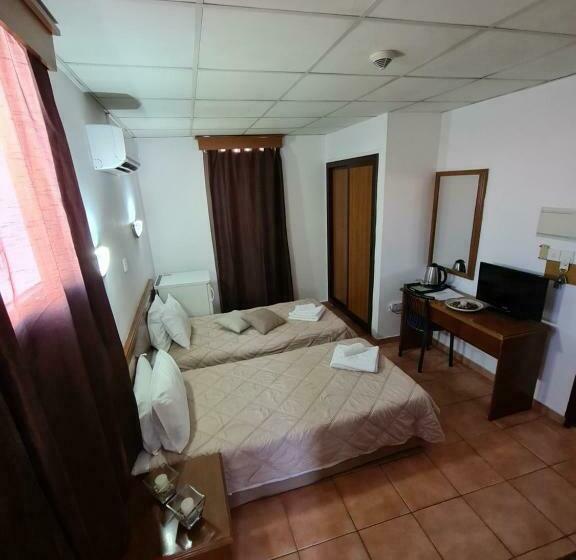 이코노미 룸, Metropole