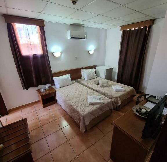 이코노미 룸, Metropole