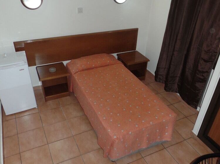 Quarto Estandar Individual, Metropole