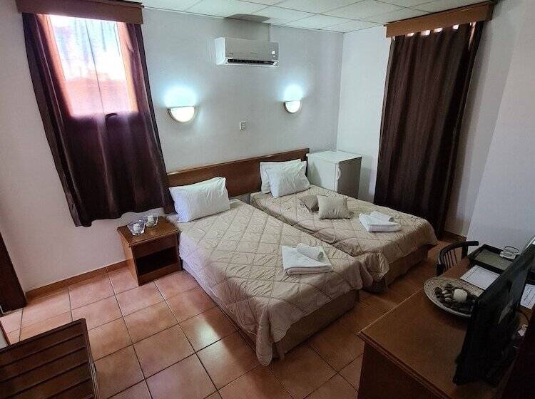 Quarto Estandar, Metropole