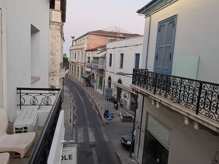 이코노이 4인룸, Metropole