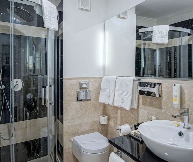 سوییت جونیور, Old Town Boutique