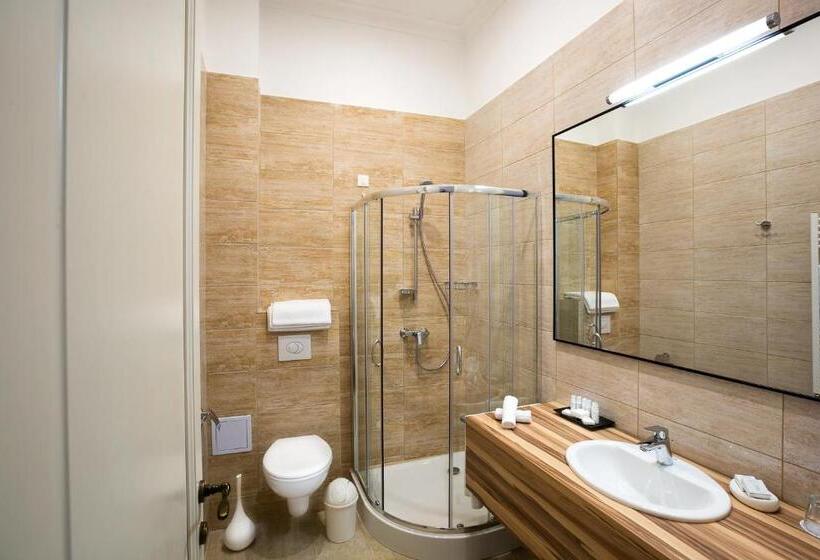 Номер Стандарт, Saint Germain