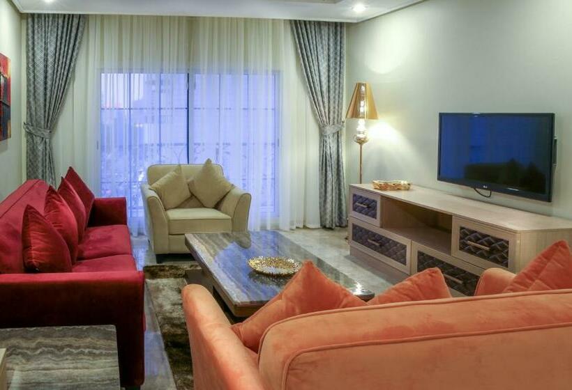 3 Bedroom Suite, Adams