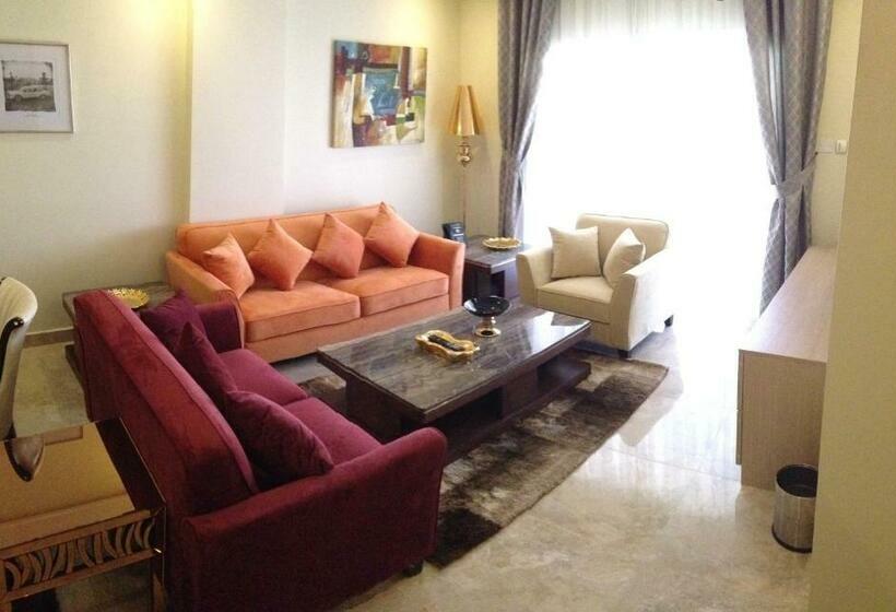 3 Bedroom Suite, Adams