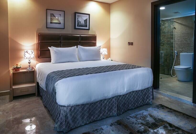 سوییت جونیور, Adams