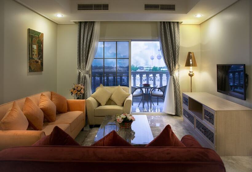 سوئیت اجرایی با چشم‌انداز دریا, Adams