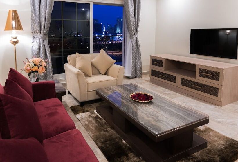 سوییت سوپریور, Adams