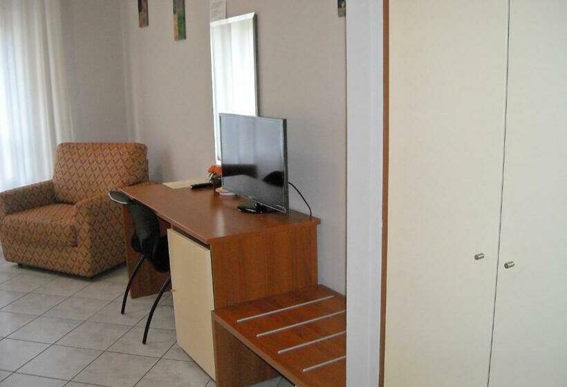 スタンダードトリプルルーム, Albergo La Posta Arezzo