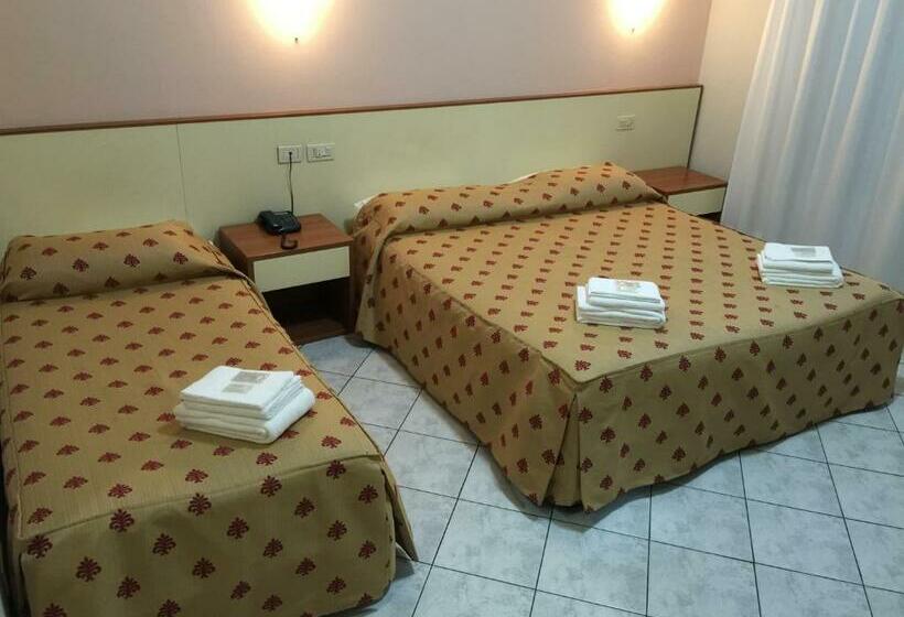 스탠다드 트리플 룸, Albergo La Posta Arezzo