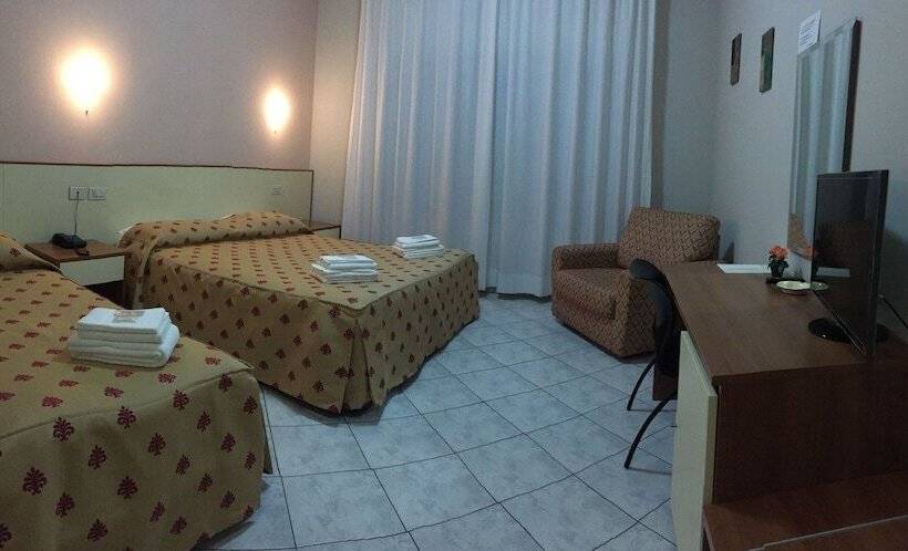 スタンダードトリプルルーム, Albergo La Posta Arezzo