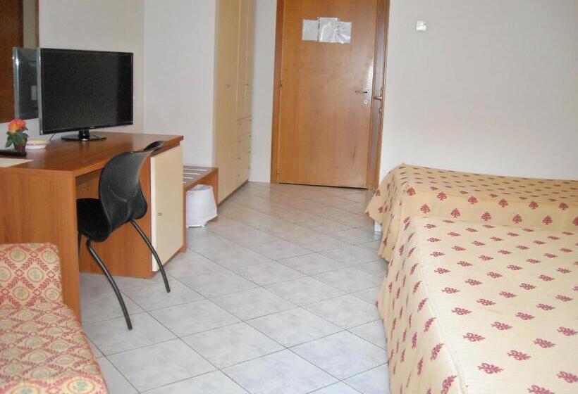 スタンダードトリプルルーム, Albergo La Posta Arezzo