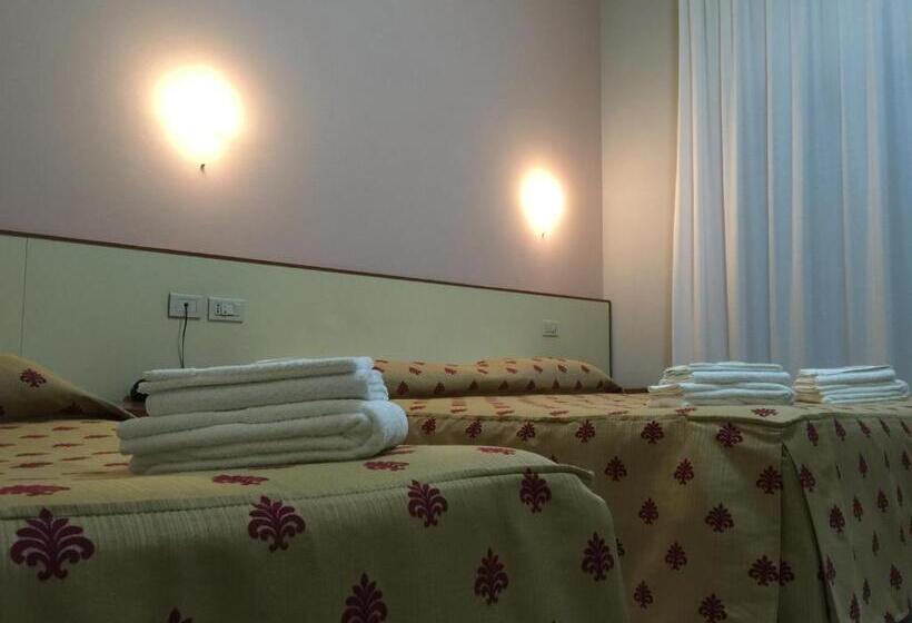 スタンダードトリプルルーム, Albergo La Posta Arezzo