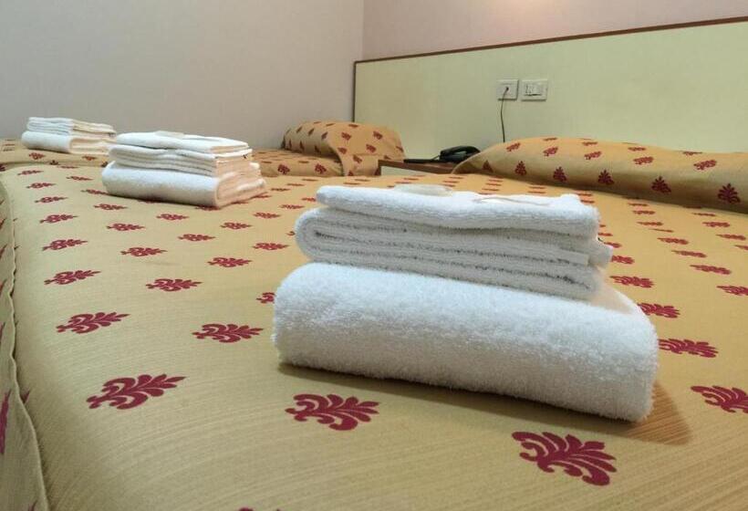 身障者適用スタンダードルーム, Albergo La Posta Arezzo