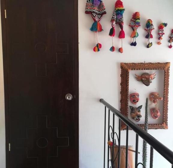 Семейный Номер Совместный Санузел, Hatun Quilla