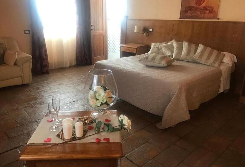 سوییت لوکس, Casale Certosa