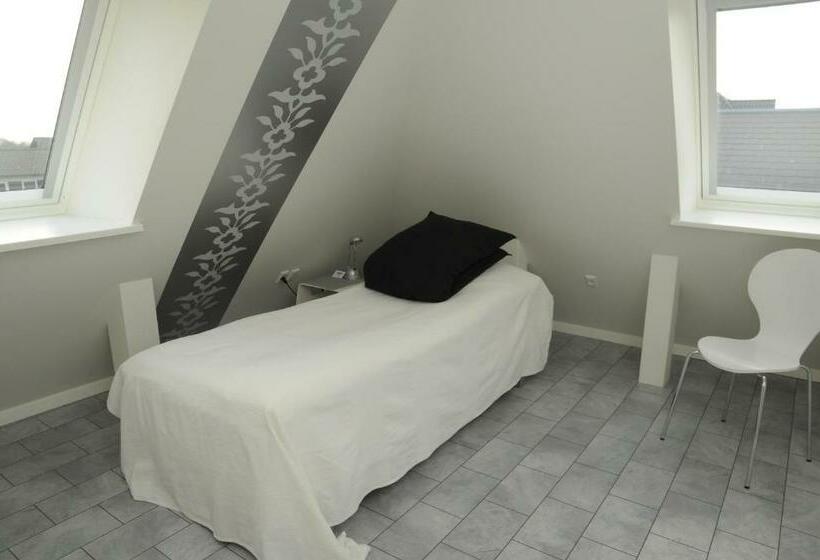 غرفة قياسية فردية حمام مشترك, Coco Aps