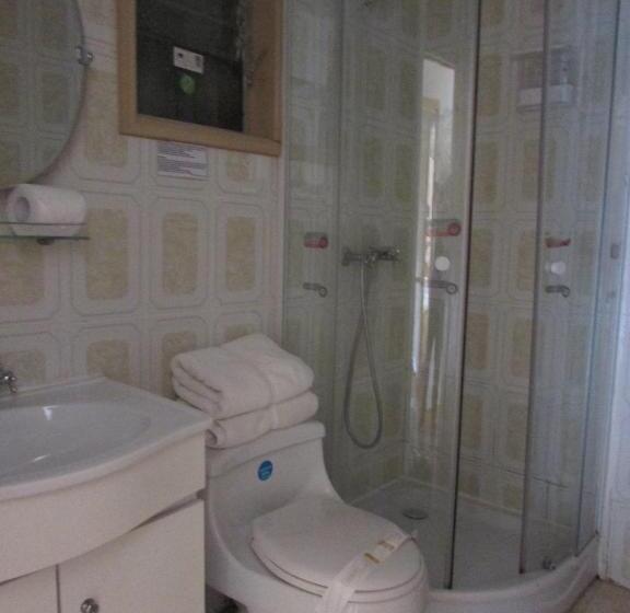 شقة غرفتين, Di Torlaschi