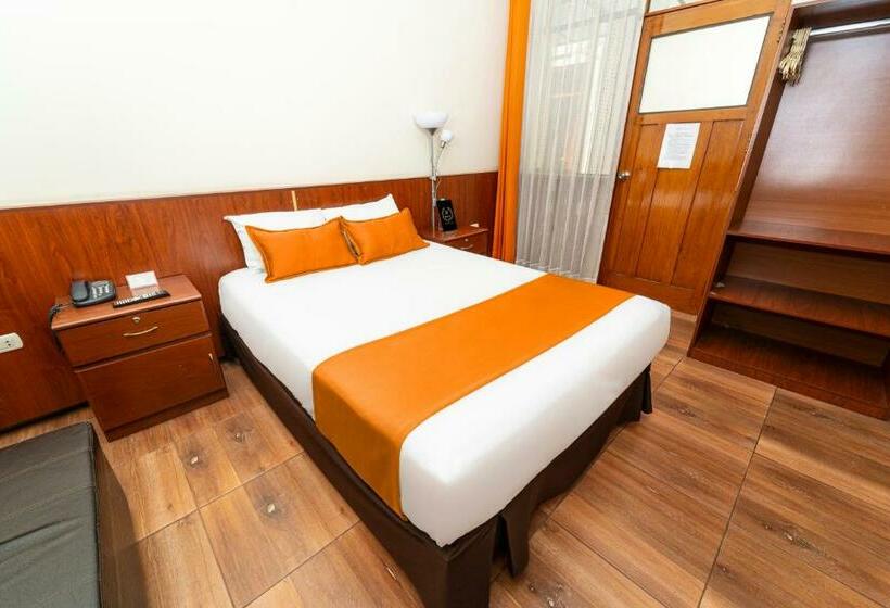 标准单人间, El Turista