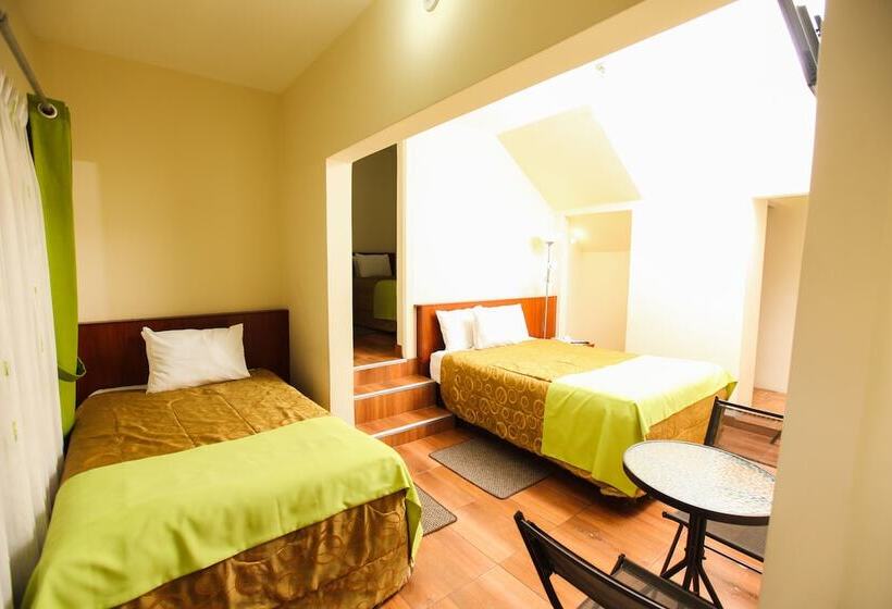 标准三人间, El Turista