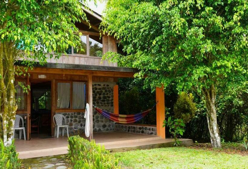 بنگله خانوادگی, Hostería Arasari