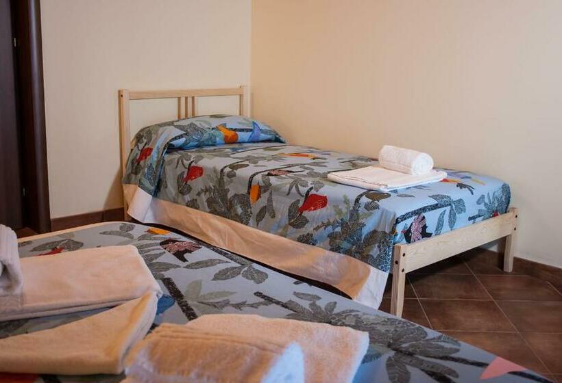 غرفة كلاسيكية ثلاثية, Le Coccole