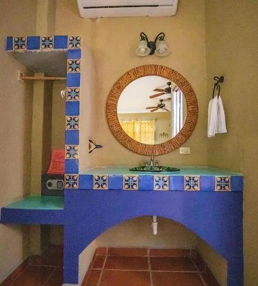 اتاق خانوادگی, Posada Luna Sol